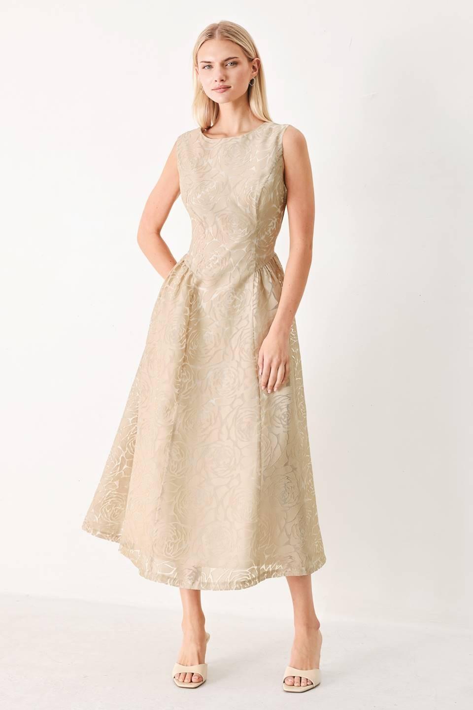 Makenna Modest Midi in Taupe