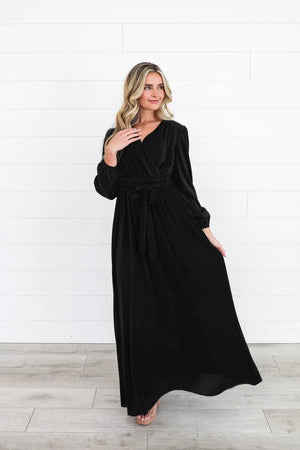 Marilyn Modest Maxi in Black
