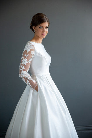 Evelyn Modest Wedding Dress