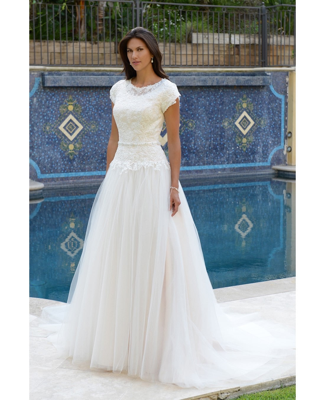 TB7744 Ivory / Cafe size 4